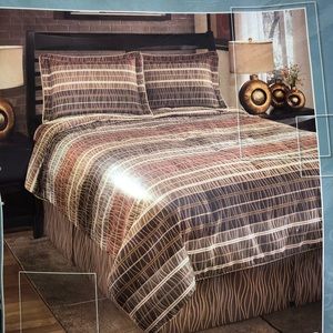 4 -Piece Queen Comforter Set